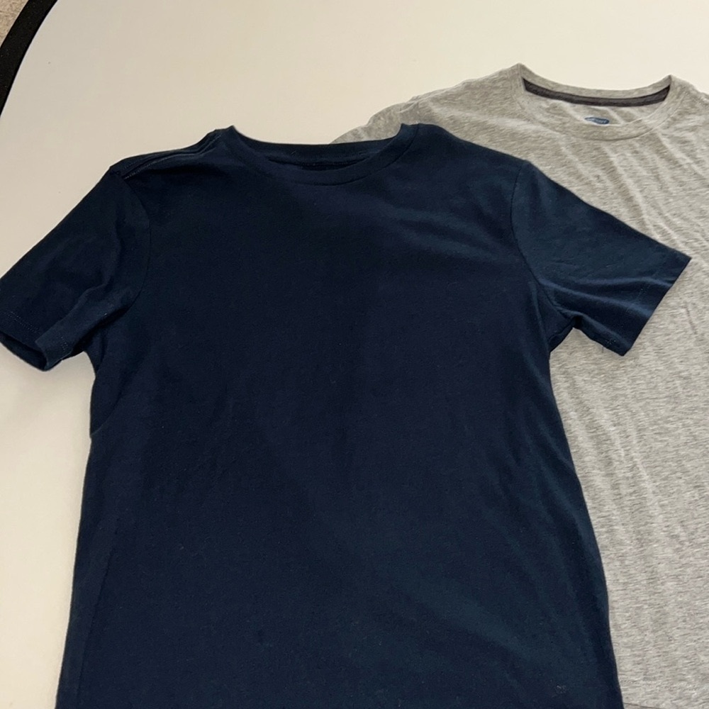 EUC - BUNDLE set of 2 Tee!! Gray and Navy